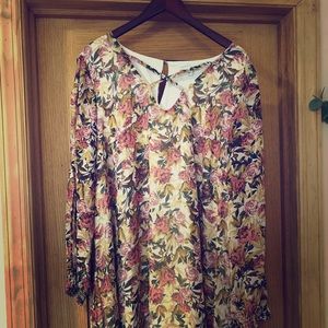Floral cut out sleeved dress